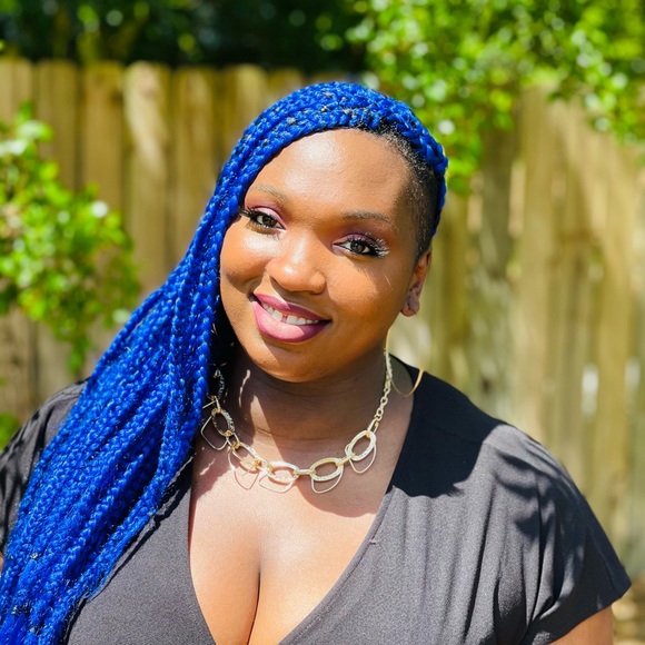 Meet your Posher, Demetria - Picture 2 of 2